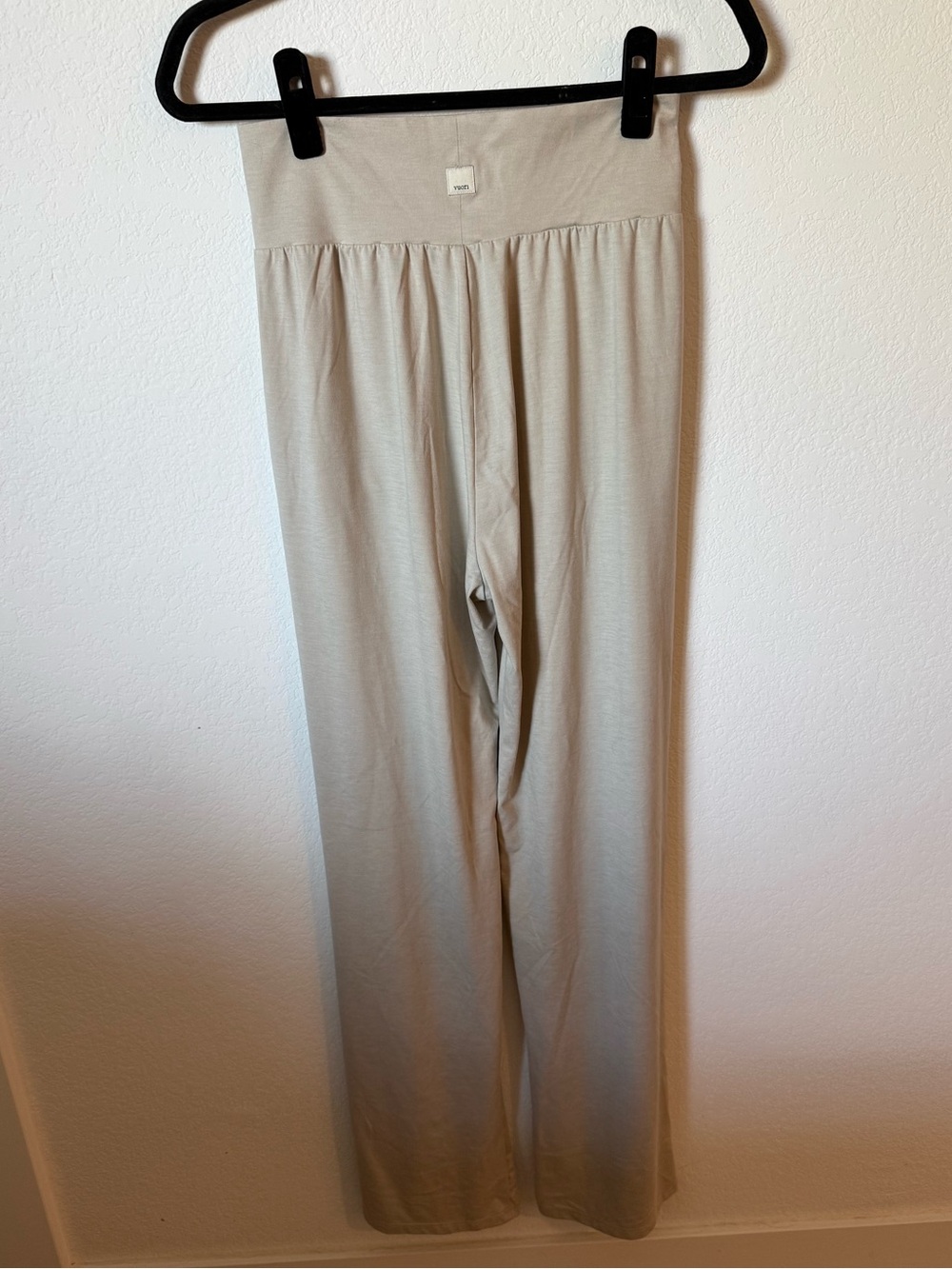 Vuori Women's Lux At Ease Pant in Oatmeal